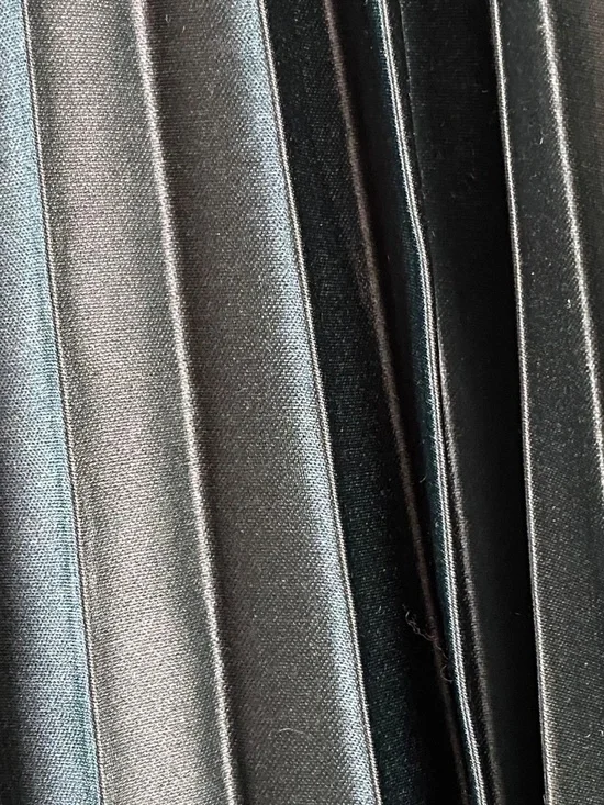 1.STATE Satin Pleated Accordion Midi Skirt in Green Size 6 - Picture 5 of 8